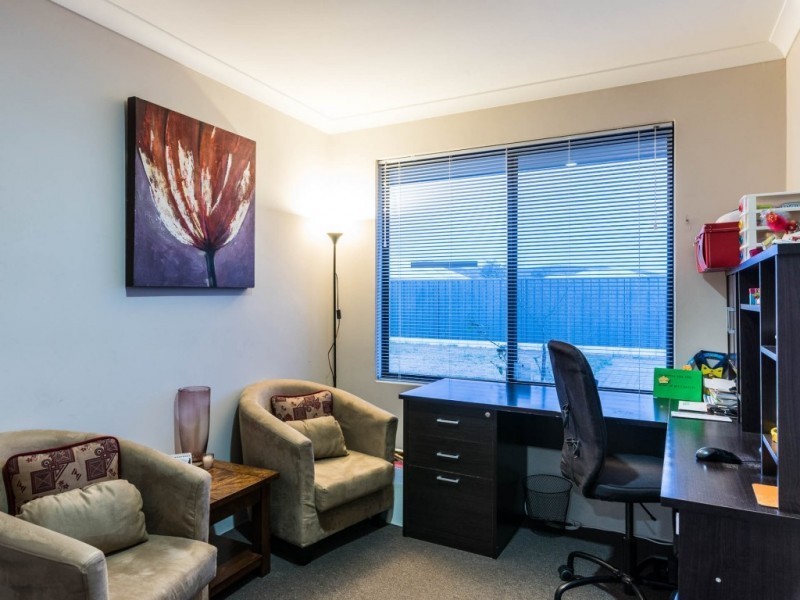 8 Catani Way, Hilbert WA 6112