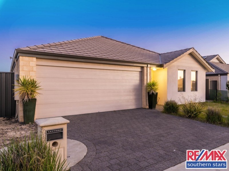 8 Catani Way, Hilbert WA 6112