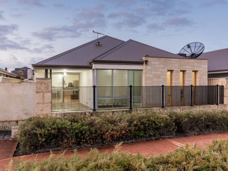 7 Linkwater Pass, Southern River WA 6110