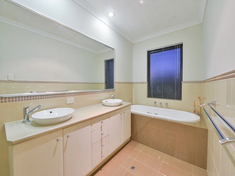 5 Gianatti Ramble, East Cannington WA 6107