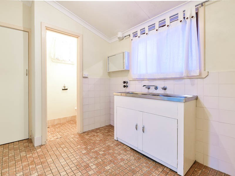 30b Sydenham Street, Beckenham WA 6107