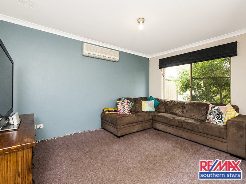 2/11 Firetail Place, Kenwick WA 6107