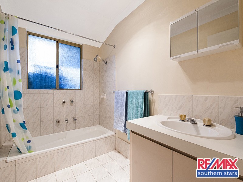 2/11 Firetail Place, Kenwick WA 6107