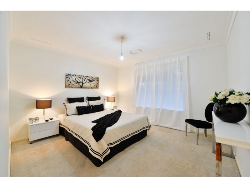 4 Langham Gardens, Wilson WA 6107