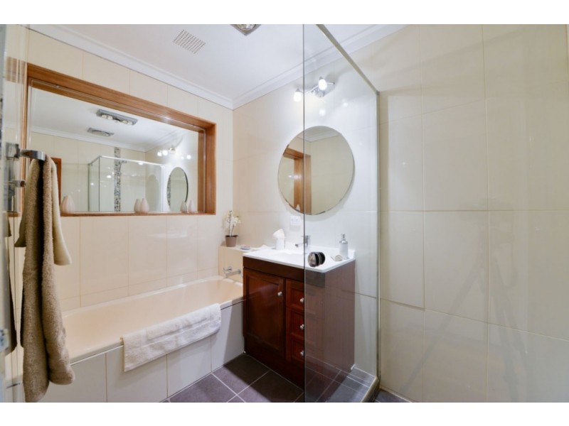 4 Langham Gardens, Wilson WA 6107