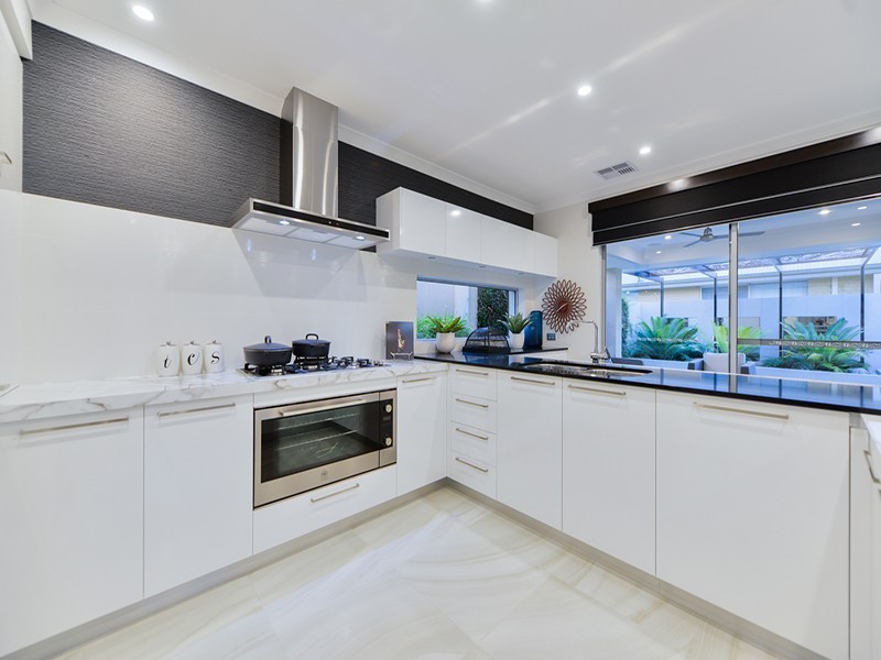 61 Oakbella Parade, Harrisdale WA 6112