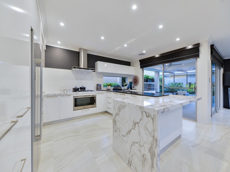 61 Oakbella Parade, Harrisdale WA 6112