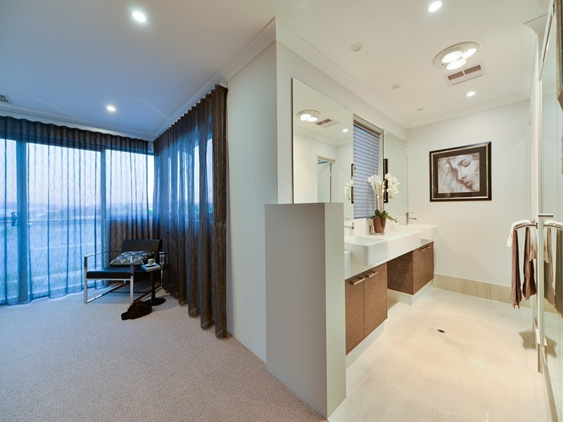 61 Oakbella Parade, Harrisdale WA 6112