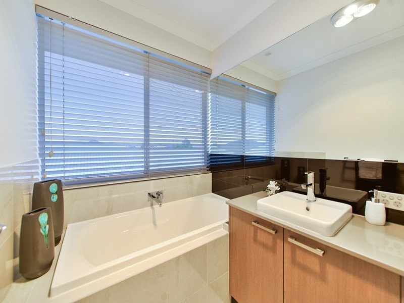 61 Oakbella Parade, Harrisdale WA 6112