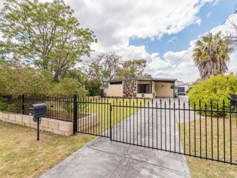 4 Hove Court, Lynwood WA 6147