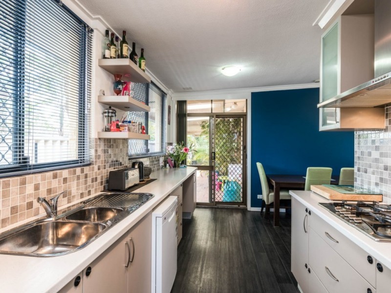 4 Hove Court, Lynwood WA 6147