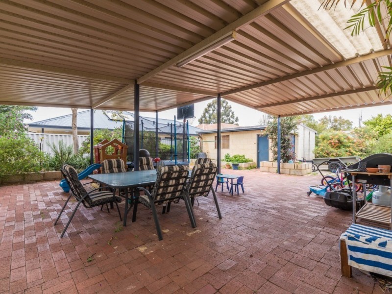 4 Hove Court, Lynwood WA 6147