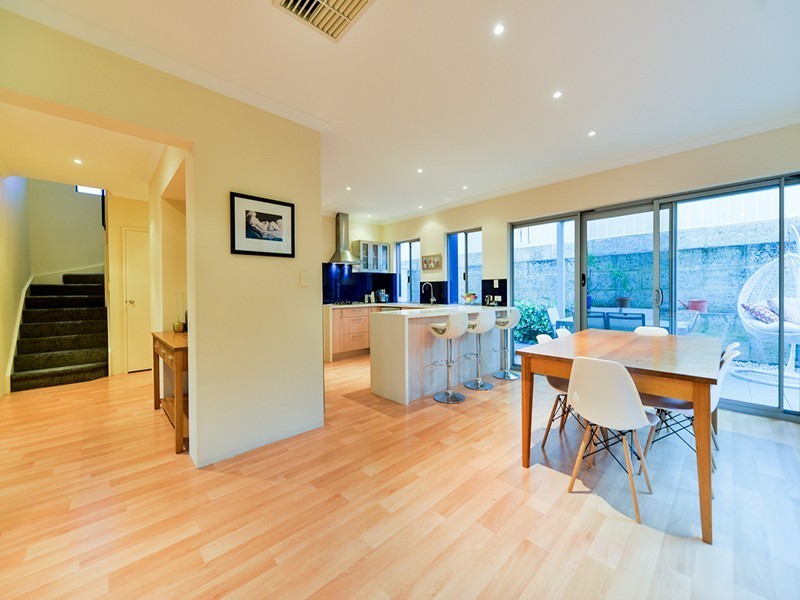 15 McKimmie Street, Embleton WA 6062