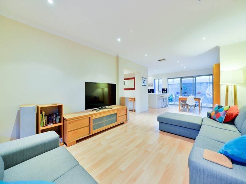 15 McKimmie Street, Embleton WA 6062