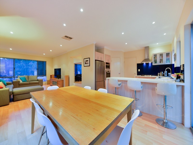 15 McKimmie Street, Embleton WA 6062