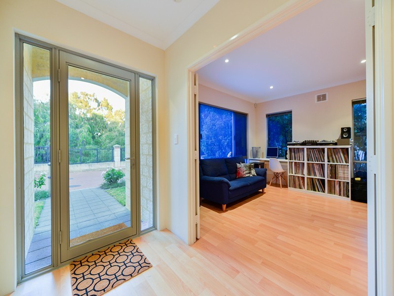 15 McKimmie Street, Embleton WA 6062