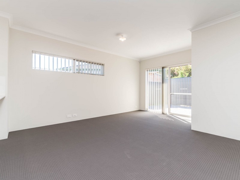 1/106 Spring Road, Thornlie WA 6108