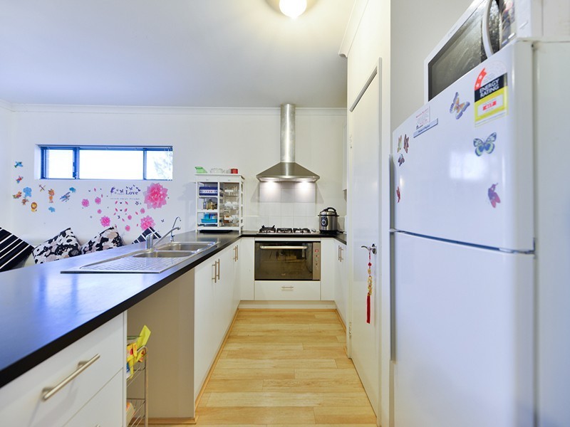 4 Little Close, East Cannington WA 6107