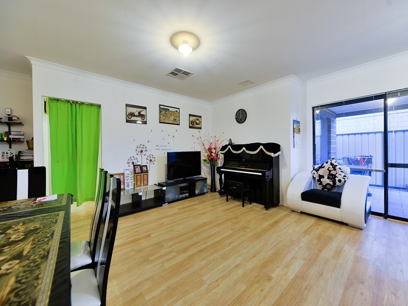 4 Little Close, East Cannington WA 6107