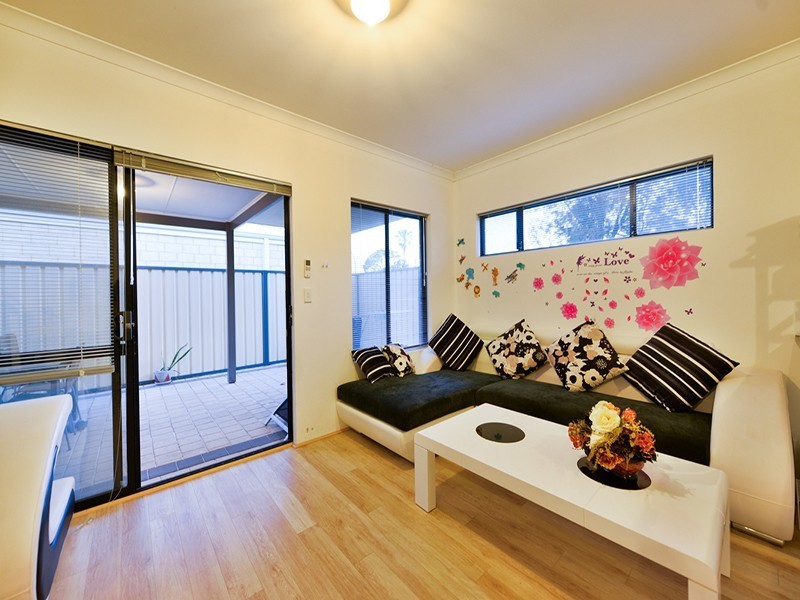 4 Little Close, East Cannington WA 6107