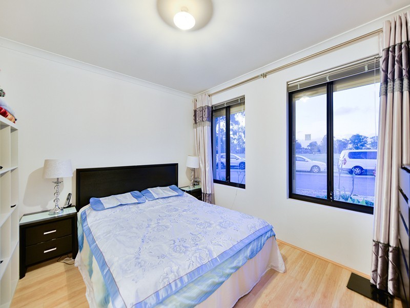 4 Little Close, East Cannington WA 6107