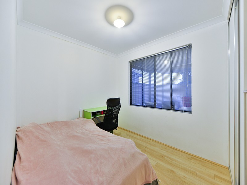 4 Little Close, East Cannington WA 6107