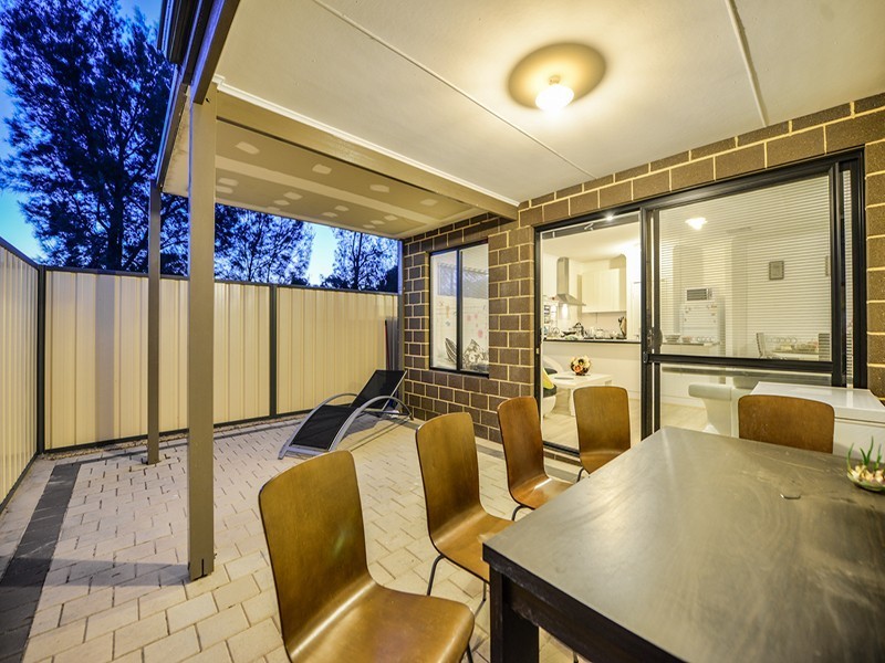 4 Little Close, East Cannington WA 6107