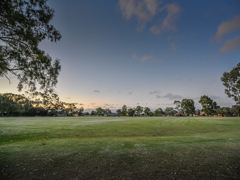 4 Little Close, East Cannington WA 6107