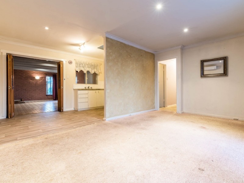 8 Stretton Way, Kenwick WA 6107