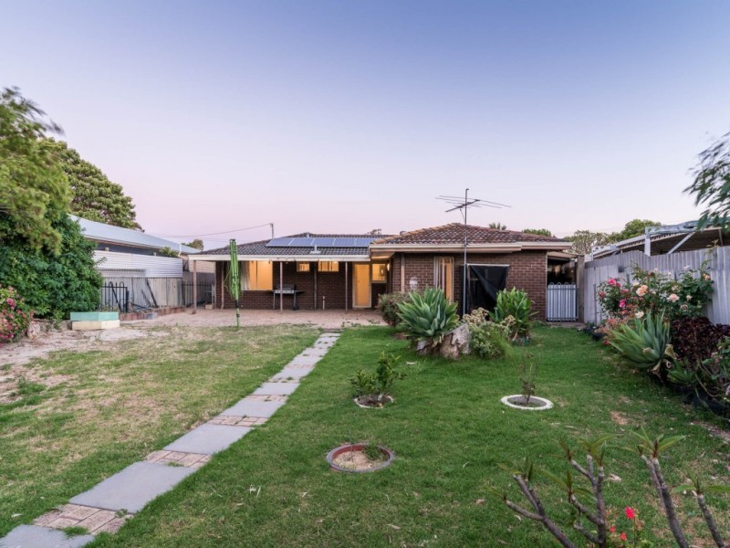 8 Stretton Way, Kenwick WA 6107