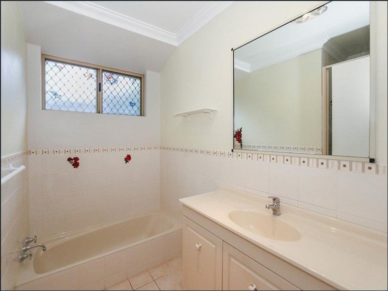 5/208 Burslem Drive, Maddington WA 6109