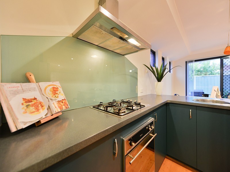 172 Treasure Road, Queens Park WA 6107