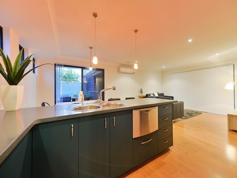 172 Treasure Road, Queens Park WA 6107