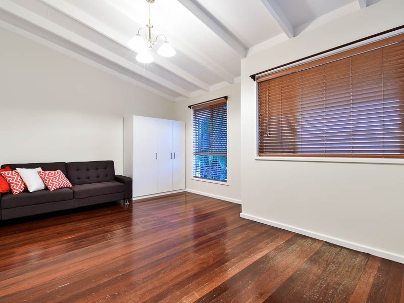 118 Station Street, East Cannington WA 6107