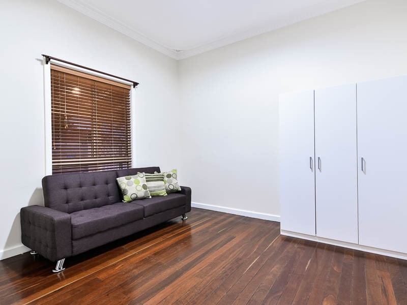 118 Station Street, East Cannington WA 6107