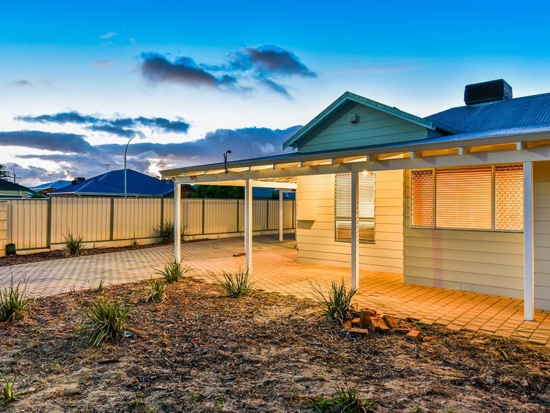 118 Station Street, East Cannington WA 6107