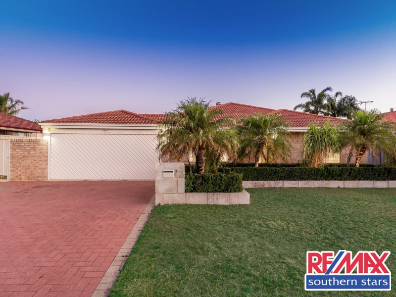 11 Hollyoak Place, Thornlie WA 6108
