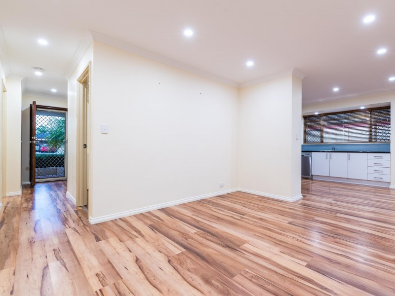 11 Hollyoak Place, Thornlie WA 6108