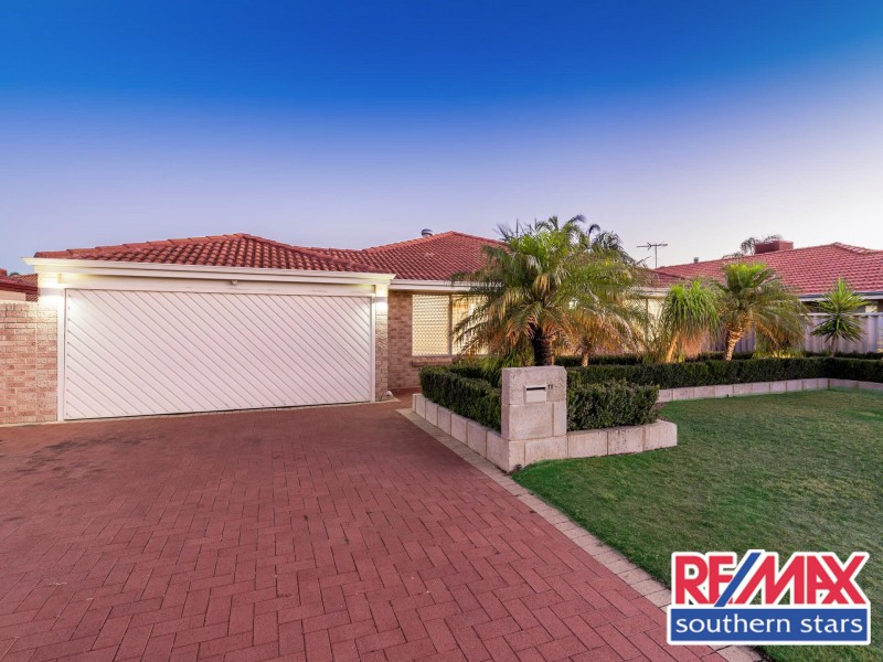 11 Hollyoak Place, Thornlie WA 6108