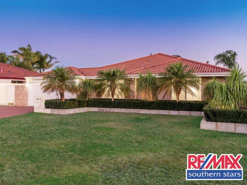 11 Hollyoak Place, Thornlie WA 6108