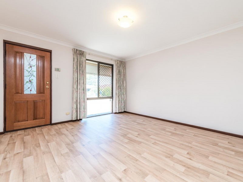 8/42 Blancoa Road, Ferndale WA 6148