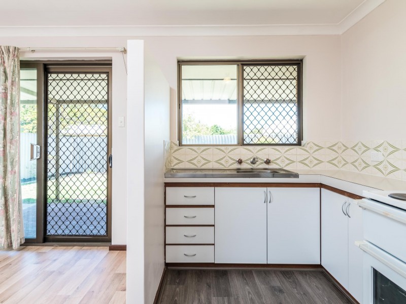 8/42 Blancoa Road, Ferndale WA 6148