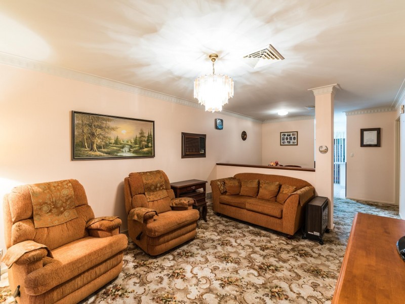 30 Dealy Close, Cannington WA 6107