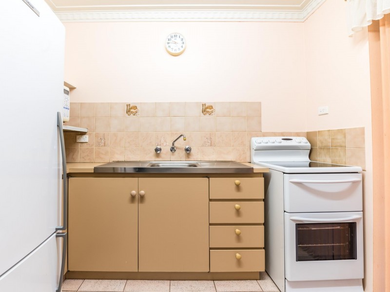 30 Dealy Close, Cannington WA 6107