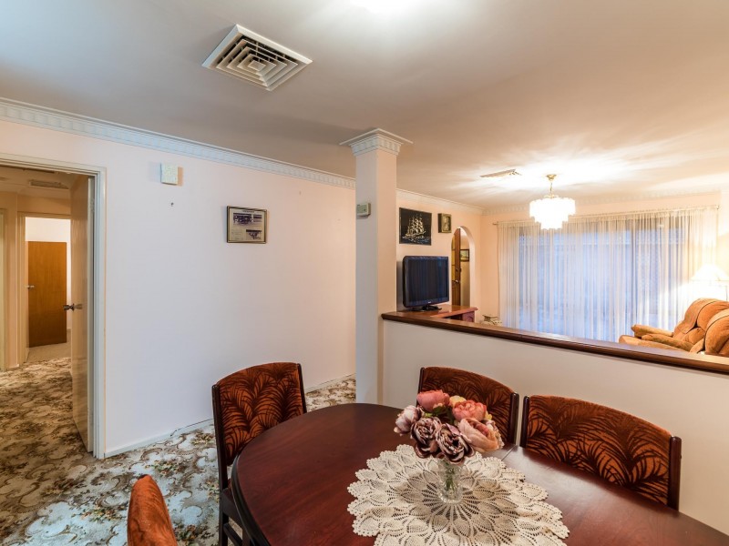 30 Dealy Close, Cannington WA 6107