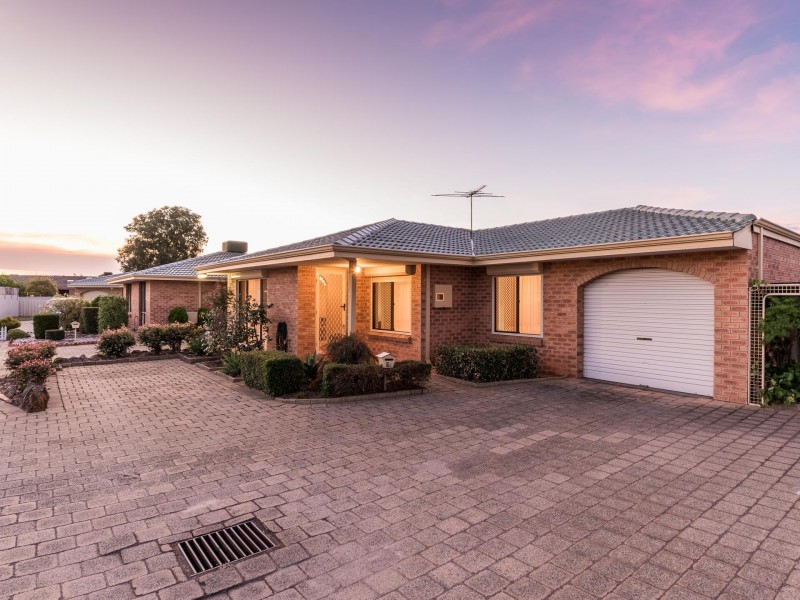 30 Dealy Close, Cannington WA 6107