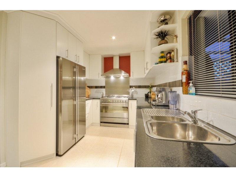 8 Galaxy Street, Beckenham WA 6107