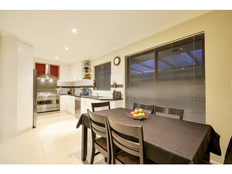 8 Galaxy Street, Beckenham WA 6107