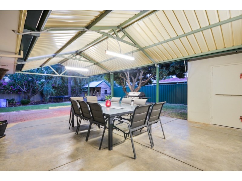 8 Galaxy Street, Beckenham WA 6107