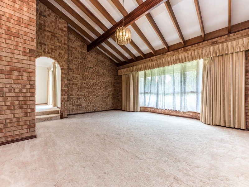 19 Shacklock Crescent, Winthrop WA 6150